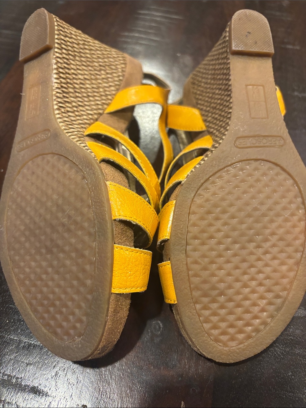 Aerosoles Mustard Yellow Strappy Wedge Sandals Size 8 Boho Comfort - Picture 5 of 6